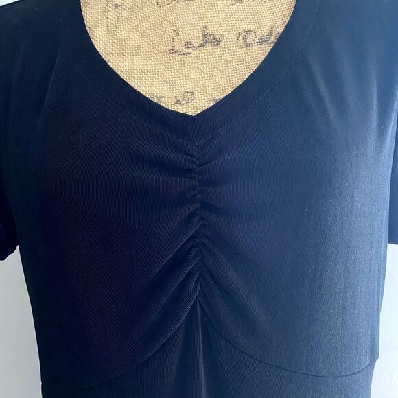 Chico's Travelers Black Slinky Blouse Short Sleeve Ruched Bust Size Large (2) - Picture 2 of 4